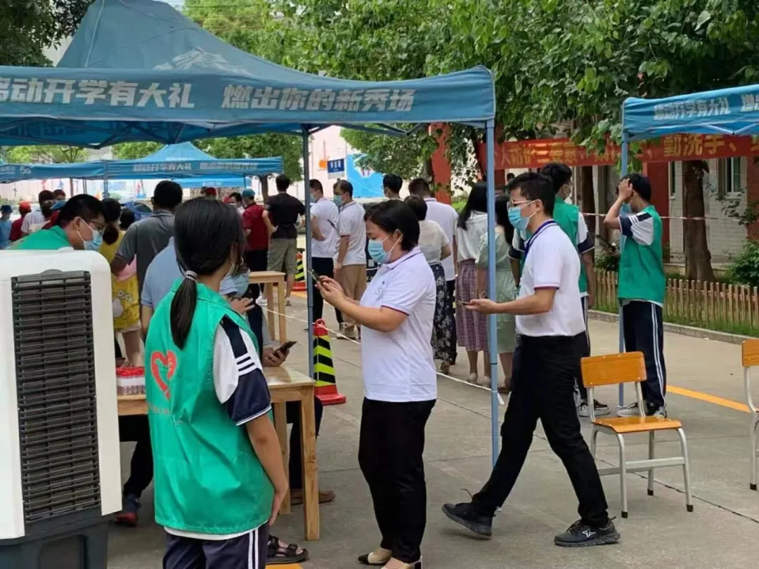 同心抗疫,感恩有您——我校有序完成全体在校师生核酸检测工作