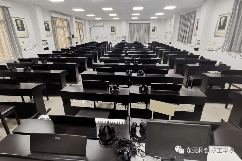 钢琴室