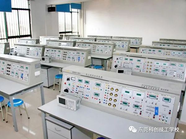 电子技术应用实训室